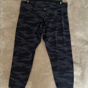 Athleta Elation Camo 7/8 Leggings